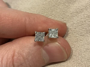 1.0 Carat Diamond Princess Cut Solitaire Stud Earrings Set In Platinum Plated - Picture 1 of 7