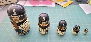 Set Matroschka russische verschachtelte Puppen - weiße Socken - 5 Stück - ~ 5 Zoll groß - Bild 1 von 8