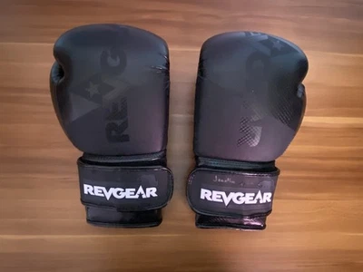 Revgear Original Pinnacle Black on Black Boxing Gloves 14oz - Image 1 of 4