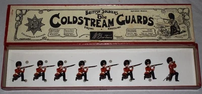 De colección Británicos 120 The Coldstream Guards arrodillados disparando con oficial en caja Foto 1 de 4