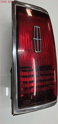 1990 1991 1992 1993 1994  Lincoln Town Car RH Passenger Side Tail Light Lamp OEM - Image 1 of 4