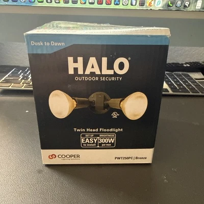 💡Cooper Lighting Halo Outdoor Security Twin Head Flood Light PWT250BR Bronze - Image 1 of 4