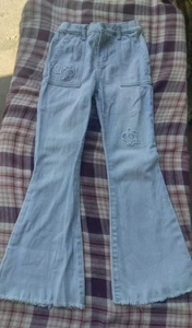 Oshkosh B'Gosh Vintage Embroidered Bell-bottom Light Wash Jeans Girls Size 7/7A - Picture 1 of 7