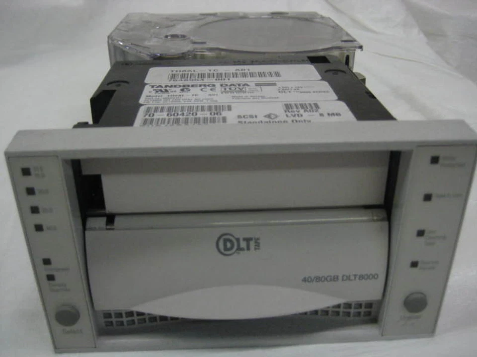 Tandberg DLT8000 Internal TH8AL-TC 70-60420-06 40/80Gb - Image 1 of 1
