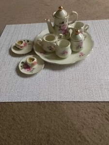 Minni Kaffeeservice mit Rosendruck - Bild 1 von 3