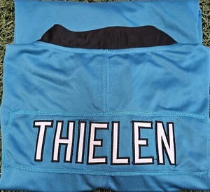 Camiseta deportiva Nike firmada por Adam Thielen de los Carolina Panthers JSA  - Imagen 1 de 3