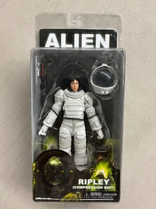NECA Aliens Series 4 Ripley 7" Figure Nostromo Space Suit Version Package Damage - Picture 1 of 10