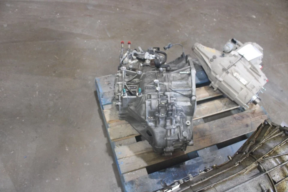 2017 KIA Sedona Automatic Transmission FWD 104k Miles OEM Used Part C25827 — 第 1/4 张图片