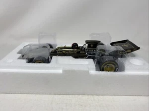 1/18 Lotus 72D E. Fittipaldi GP di Gran Bretagna JPS 1972 Quartzo/A Model F1 Formula 1 - Foto 1 di 11