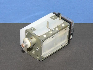 Telefunken Luft Drehkondensator Drehko 1x 325 pF + 1x 390pf 4mm Achse kurz - Picture 1 of 4