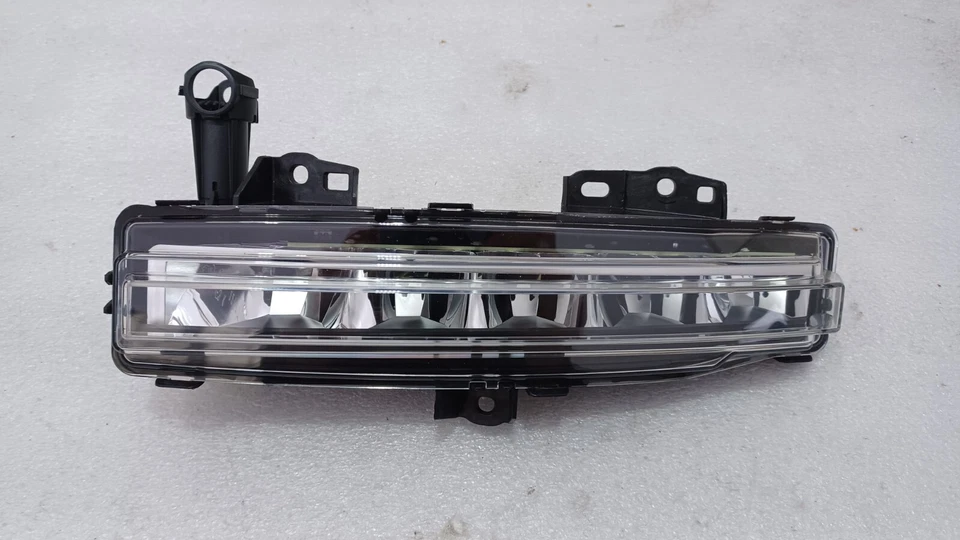 LAND ROVER RANGE ROVER VELAR L460 2022-2024 LED LEFT FOG LIGHT DRL 1229101 - Image 1 of 4