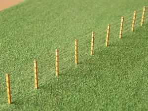 Post & Wire Lineside Fencing 00 gauge 5ft 1:76 fence kit - 50 posts + 6m of wire - Picture 1 of 7