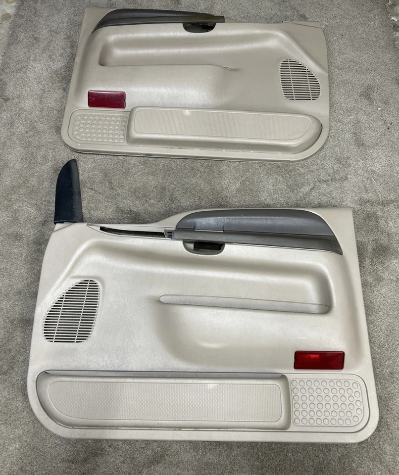 Paneles de puerta derecha + izquierda Ford F-250 1999-2007 regular o extendida Super Duty OEM LEER Foto 1 de 4