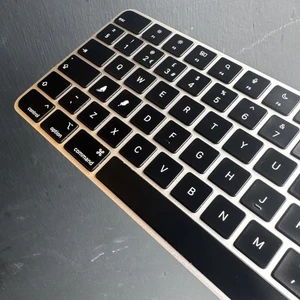 Apple Magic Keyboard Touch ID Klawiatura numeryczna Angielska UK A2520 - MMMR3B/A Czarna - Zdjęcie 1 z 6