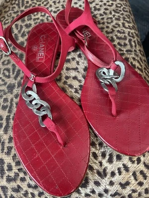 Chanel Sandalias Cadena CC Correa Plana Tobillo Rojo Acolchado Cuero T Correa Talla 40  Foto 1 de 4
