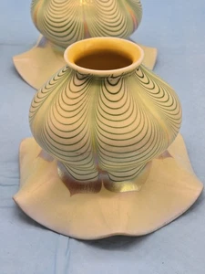 4-Vtg Steuben Kunstglas Lampenschirme mit gezogener Feder Design und Aurene Liner - Bild 1 von 16