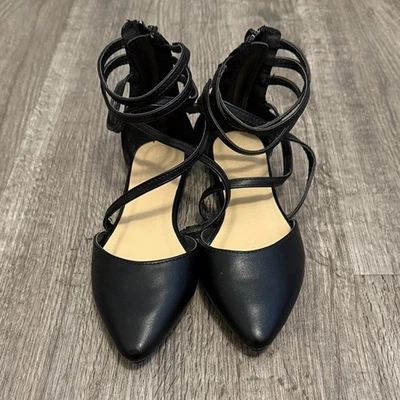 Pisos Charlotte Russe negros con múltiples correas Foto 1 de 4