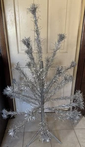 MCM Vintage Silver Aluminum Tinsel 4’ Christmas Tree 31 Branches 1960’s - Picture 1 of 9