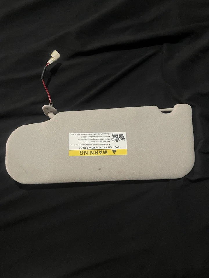 2006 - 2012 Nissan Sentra Sun Visor Shade Right Passenger OEM - Image 1 of 3