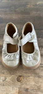 Size 13 Livie & Luca Gold Shoes Classic Mary Jane Ruched - Picture 1 of 3