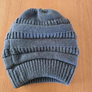WOMENS GREY KNIT PONYTAIL BEANIE OSFM - Picture 1 of 1
