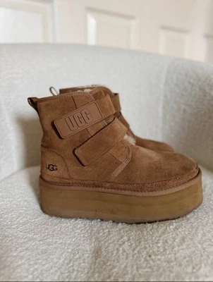 Botas de plataforma UGG Neumal tuerca en el pecho para mujer talla 7 nuevas Foto 1 de 4