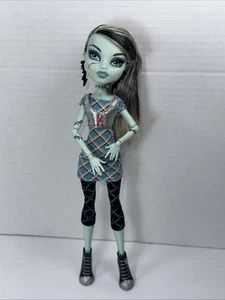 Monster High Puppe Frankie Stein Day At The Maul Killer Style - Bild 1 von 9