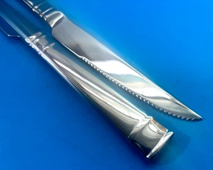 2 Heritage Mint BENTLEY 18/10 Steak Knives Knife Glossy Stainless Flatware - Picture 1 of 5