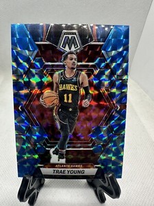 2022-23 Panini Mosaic Trae Young Blue Reactive Prizm #8 Atlanta Hawks B1-3