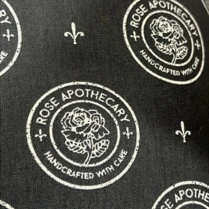 Schitts Creek Rose Apothecary Cotton Fabric Black White TV Show 8 Yards Uncut - Photo 1 sur 5