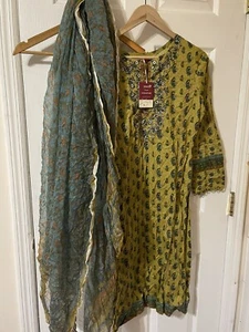 Zeen 3pc Printed Outfit. Pakistani Shalwar Kameez - Picture 1 of 7
