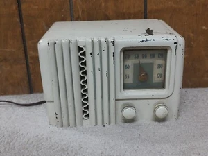 Vintage DELCO / MODEL R-1230A / AM RADIO / FOR PARTS OR RESTORATION Tube - Picture 1 of 17