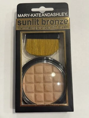 NEW Mary-Kate And Ashey Sunlit Bronze Illuminating  #603 With Brush - Image 1 of 2