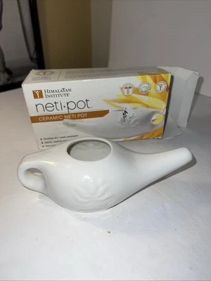 Olla Neti de cerámica del Himalaya  Foto 1 de 3