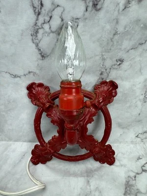 Aplique de pared reutilizado de metal fundido rojo vintage Foto 1 de 4