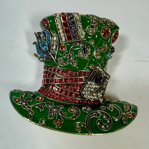 Spilla Heidi Daus Spilla Cappellaio Matto Smalto Cristallo Swarovski Strass RITIRATA - Foto 1 di 6