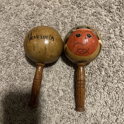 Dos Raras Cocteleras Maraca Pintadas a Mano Cara Vintage Venezuela Foto 1 de 4