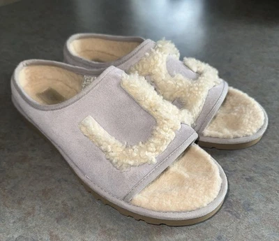 Zapatilla deslizable de gamuza natural antiniebla talla 9 usada en excelente estado UGG para mujer usada varias veces Foto 1 de 4