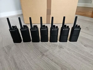 7 x Motorola XT420 Radios Walkie Talkies ** No Charger ** - Zdjęcie 1 z 5