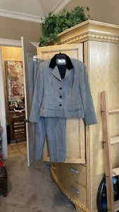Vintage Danielle Martin 2 Piece Pant Suit 100% Pure New Wool Size 12 - Picture 1 of 10