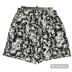 West Loop Shorts Black & White Floral Size S /M Women Elastic Waist Drawstring - Picture 1 of 9