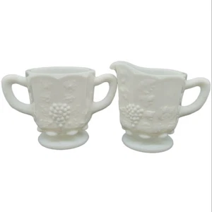 Vintage Westmoreland Grape Paneled Creamer & Sugar Dish Mid Century Farmhouse - Picture 1 of 9
