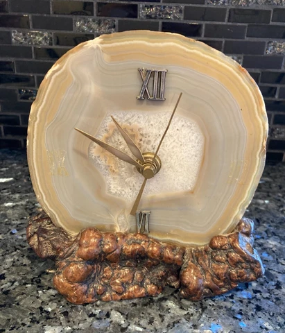 VINTAGE GEODE STONE DESK SHELF CLOCK Cover