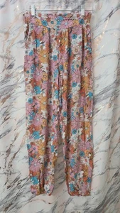 floral hi rise jogger pants - Picture 1 of 7