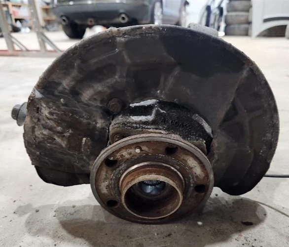 2001-2007 Volvo S60 V70 Front Right Passenger Spindle Steering Knuckle Hub OEM - Imagem 1 de 4