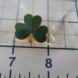 Luck of the Irish 3 Leave Glove Lapel Pin Approx. 1" - Picture 1 of 5