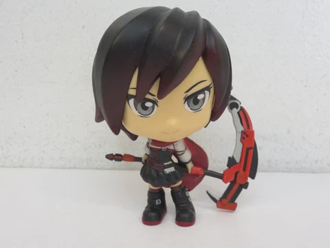 RWBY RUBY ROSE COLLECTIBLE FIGURE 4" JAZWARES VINYL FIGURE SCYTHE BEHIND BACK Cover