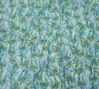 20" Pretty As A Peacock Kate sigue tesoros acolchados verde azulado azul aguamarina Foto 1 de 3