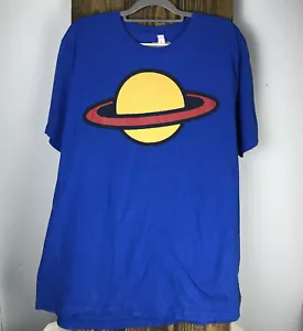 Men Sz 2X Blue Short Sleeve T Shirt Chuckys Saturn Print *Read - Picture 1 of 14