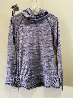 Camisa Reebok Manga Larga Cuello Simulado Azul Mujer Pequeña Corbata Cintura Foto 1 de 4